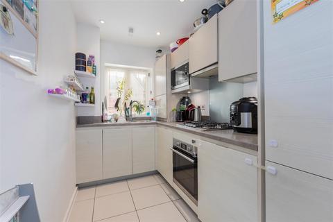 2 bedroom terraced house for sale, Oakcroft Road, Britwell