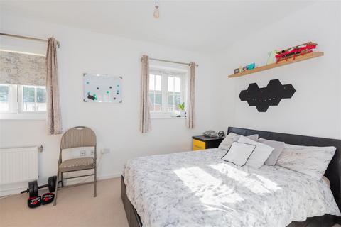 7 Oakcroft, Slough, SL2 2FD