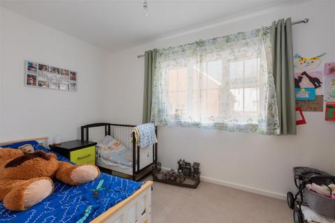 7 Oakcroft, Slough, SL2 2FD