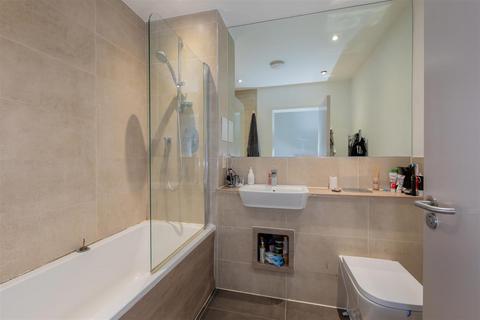 7 Oakcroft, Slough, SL2 2FD
