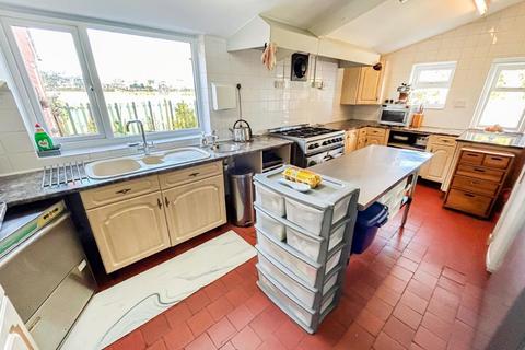 6 bedroom detached house for sale, Llandysilio, Llanymynech