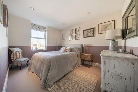 58 Wilna Road, London, SW18 3BA