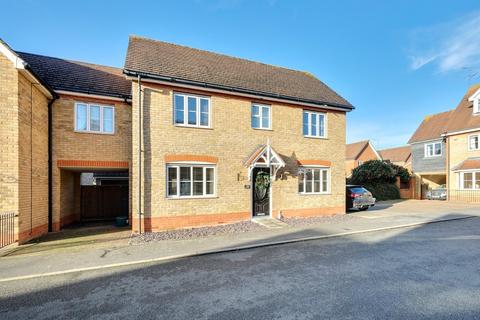 4 bedroom detached house for sale, Berwick Avenue, Chelmsford CM1