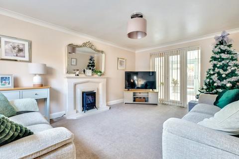 4 bedroom detached house for sale, Berwick Avenue, Chelmsford CM1