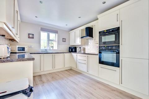 4 bedroom detached house for sale, Berwick Avenue, Chelmsford CM1