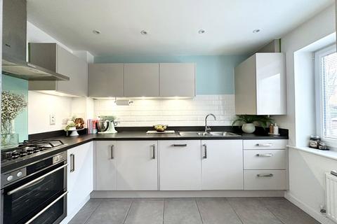 12 Pearmain Close, Greenhithe, DA9 9WX