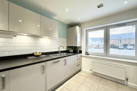 12 Pearmain Close, Greenhithe, DA9 9WX
