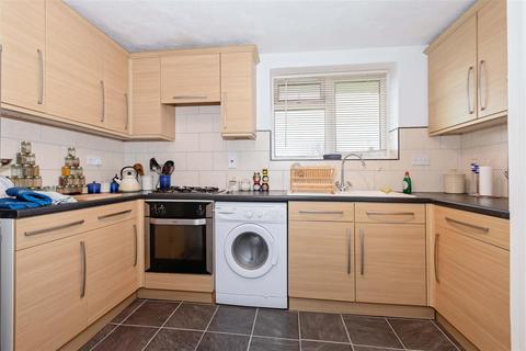 2 bedroom flat for sale, Raleigh Way, Goring By Sea