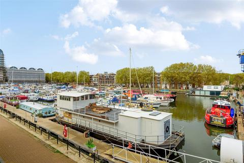 1 bedroom apartment to rent, Windsock Close, Surrey Quays SE16