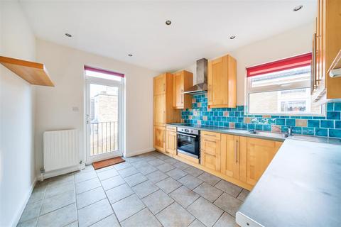 2 bedroom flat to rent, Wightman Road, London N8