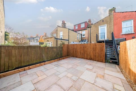 2 bedroom flat to rent, Wightman Road, London N8