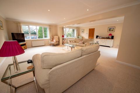 4 bedroom detached house for sale, Well Meadow, Shaw, Newbury, RG14