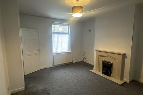 2 bedroom terraced house to rent, Beech Street, Huddersfield HD1