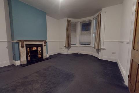 2 bedroom ground floor flat for sale, St. Vincent Street, South Shields, Tyne and Wear, NE33 3AR