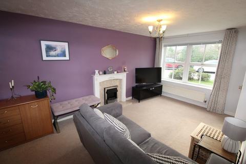 19 Azalea Close, Lutterworth, LE17 4FR