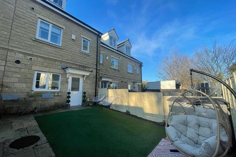 4 bedroom terraced house for sale, Miners Way, Halifax HX3