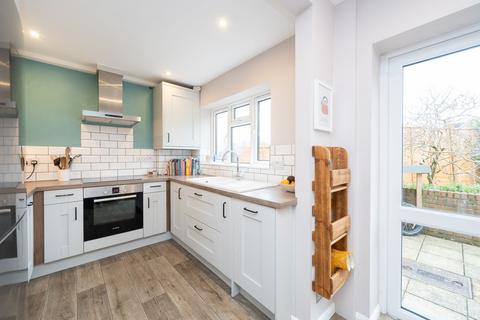 2 bedroom end of terrace house for sale, Clare Cottages, Redhill RH1