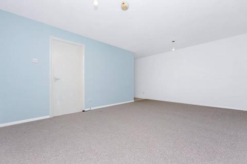 Studio to rent, Telegraph Place, Canary Wharf, London, E14