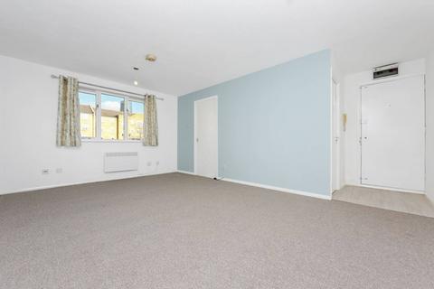 Studio to rent, Telegraph Place, Canary Wharf, London, E14