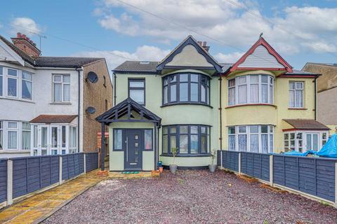 3 bedroom semi-detached house for sale, London Road, Benfleet, SS7