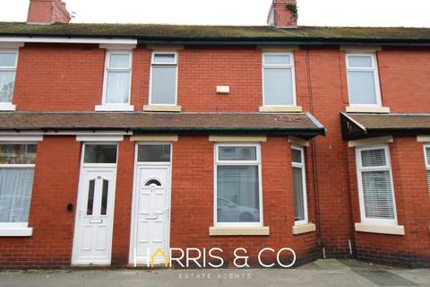 3 bedroom terraced house to rent, Gordon Road, Fleetwood, FY7