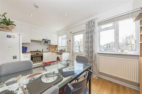 3 bedroom house to rent, Thompson Avenue, Kew TW9