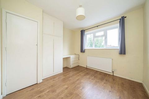 3 bedroom house to rent, The Rowans, Sunbury-On-Thames TW16