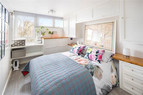 2 bedroom maisonette for sale, Exbury House, Brenthouse Road, Central Hackney, London, E9