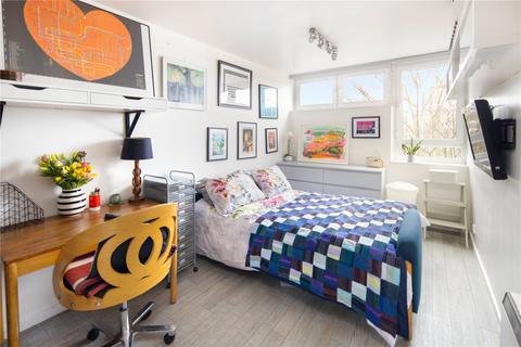 2 bedroom maisonette for sale, Exbury House, Brenthouse Road, Central Hackney, London, E9