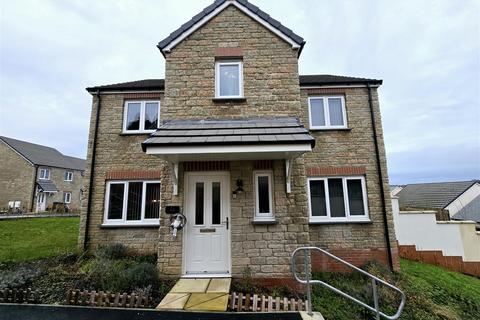 4 bedroom house for sale, Carina Close, Liskeard