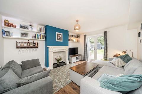 2 bedroom flat for sale, Carville Crescent, Brentford TW8