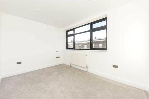 2 bedroom apartment to rent, Portland Road, South Norwood