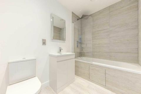 2 bedroom apartment to rent, Portland Road, South Norwood