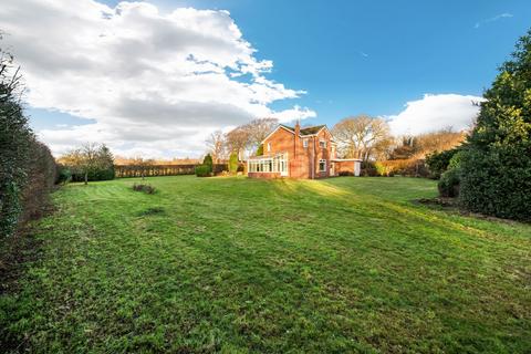 4 bedroom detached house for sale, Wakefield Road, Rothwell Haigh, LS26