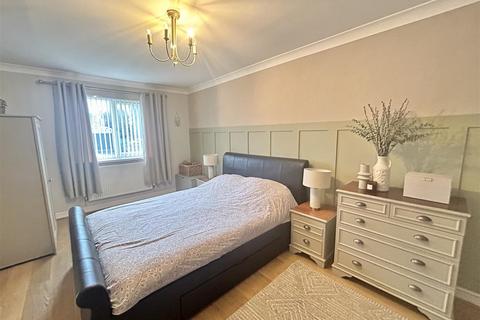 3 bedroom terraced house for sale, Craig Y Llety, Upper Tumble, Llanelli