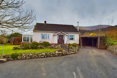 2 bedroom detached bungalow for sale, Merthyr Road, Llanfoist, NP7