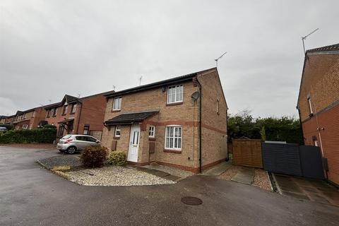 2 bedroom semi-detached house to rent, Weaver Close, Loughborough