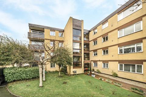 2 bedroom flat for sale, Thames Street, Sunbury-On-Thames TW16