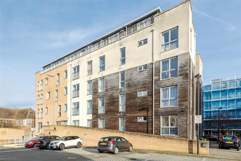 2 bedroom flat for sale, Fortune Avenue, Edgware, HA8