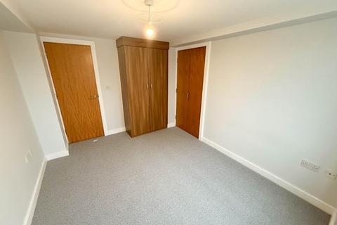 1 bedroom flat for sale, Lakeside Rise, Manchester M9