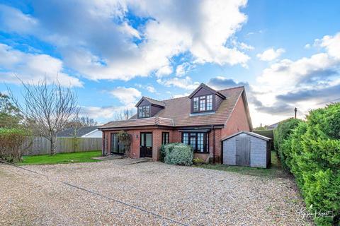 4 bedroom detached bungalow for sale, Main Road, Rookley