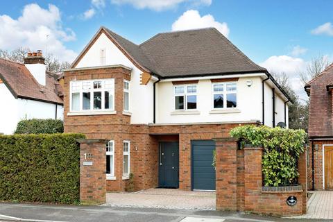 5 bedroom detached house to rent, Reynolds Road, Beaconsfield, HP9