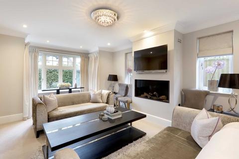 5 bedroom detached house to rent, Reynolds Road, Beaconsfield, HP9