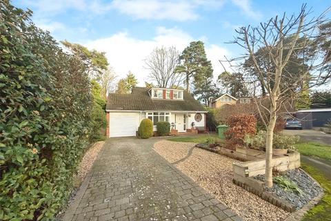 3 bedroom detached house to rent, Tanglewood Close, Pyrford, Woking, Surrey, GU22