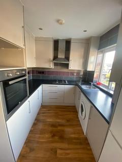 4 bedroom maisonette to rent, Kenton Road, Harrow HA3