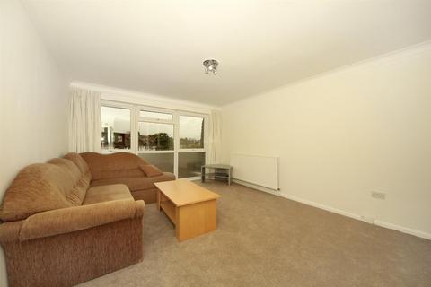 1 bedroom apartment to rent, Courtfield Gardens, W13