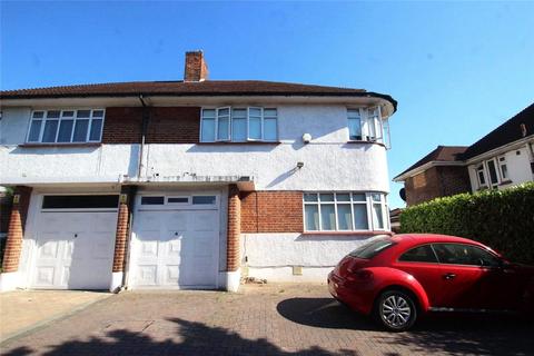 6 bedroom house share to rent, 241 Court Road, London, SE9