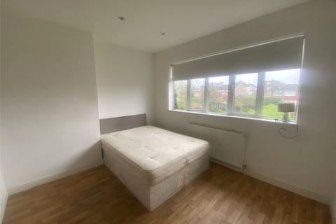 6 bedroom house share to rent, 241 Court Road, London, SE9