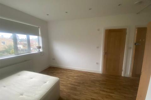 6 bedroom house share to rent, 241 Court Road, London, SE9