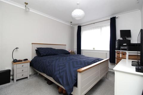 3 bedroom semi-detached house for sale, Friends Avenue, Margate